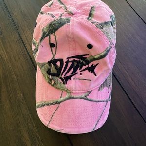 G-loomis Hat